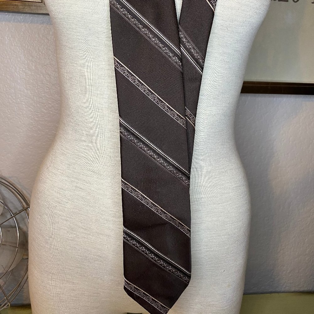* Vintage Mervyn's Men's Collection Tie